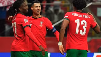 Ronaldo ghi bàn thứ 906, Bồ Đào Nha thắng tưng bừng trên sân Ba Lan
