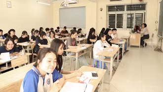 Cùng thí sinh "vượt vũ môn"