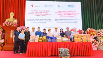 Tổ chức FAO bàn giao trang thiết bị ứng phó thiên tai cho Ban Chỉ huy phòng thủ dân sự xã Trịnh Tường