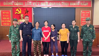 Bắt nhóm người vận chuyển số lượng lớn ngoại tệ qua biên giới