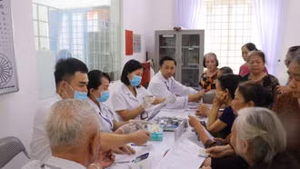 Các địa phương trong tỉnh phát động chiến dịch khám sức khỏe định kỳ cho Nhân dân