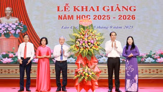 Bí thư Tỉnh ủy Trịnh Xuân Trường dự Lễ khai giảng năm học mới tại Trường Phổ thông DTNT THPT Yên Bái