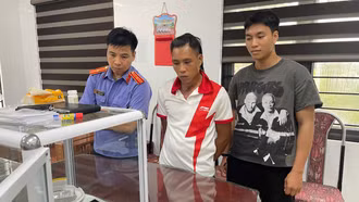 Công an xã Bát Xát bắt 3 đối tượng có hành vi sử dụng, mua bán trái phép chất ma tuý