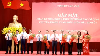 Tỉnh ủy tổ chức gặp mặt nhân ngày truyền thống các cơ quan tham mưu, giúp việc 