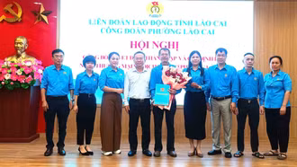 Thành lập Nghiệp đoàn cơ sở Thương mại và Dịch vụ chợ Lào Cai