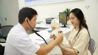 Khám sàng lọc miễn phí bệnh tim bẩm sinh cho trẻ em tại Lào Cai