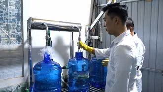 Khởi nghiệp với mạch nguồn nước sạch quê hương