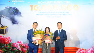 Sun World Fansipan Legend đón vị khách thứ 10 triệu sau 10 năm đi vào vận hành