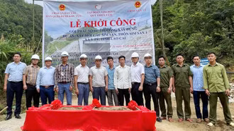 Khởi công xây dựng cầu Sim San (xã Y Tý)