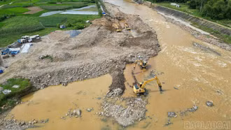 Chạy đua với thời gian, đẩy nhanh tiến độ công trình kè suối Thia