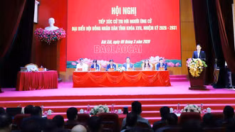Các ứng cử viên đại biểu HĐND tỉnh khóa XVII (đơn vị bầu cử số 10 tỉnh Lào Cai) tiếp xúc cử tri, vận động bầu cử