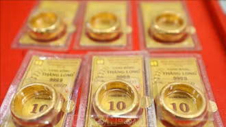 Giá vàng tiếp tục giảm