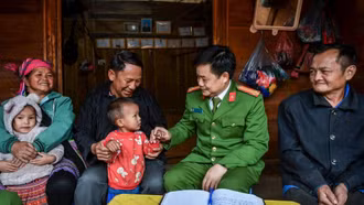 Tăng cường sự gắn bó giữa Đảng với nhân dân