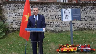 Khánh thành Biển kỷ niệm mang tên Chủ tịch Hồ Chí Minh tại thành phố Sainte Adresse, Pháp