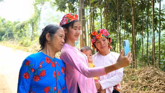 Chuyển đổi số và sự thay đổi của phụ nữ vùng dân tộc thiểu số 