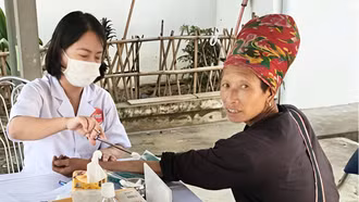 Khám sàng lọc phát hiện lao, lao tiềm ẩn cho người dân khu vực Bát Xát