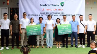 Vietcombank trao hỗ trợ 1,5 tỷ đồng xây dựng điểm trường Khe Dẹt, xã Phong Dụ Thượng