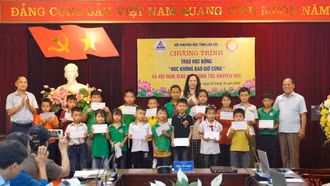 Hội Khuyến học tỉnh Lào Cai trao 60 suất học bổng tại Bảo Thắng