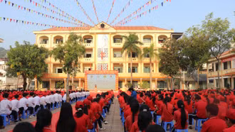 Hơn 1.000 học sinh được tuyên truyền pháp luật hưởng ứng Ngày Pháp luật Việt Nam