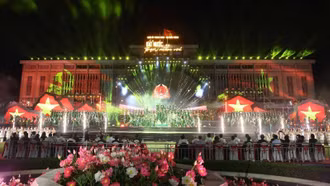 Tổng Bí thư Tô Lâm dự Chương trình nghệ thuật 'Đất nước trọn niềm vui'