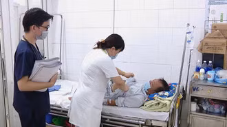 Bệnh sốt xuất huyết gia tăng nhanh, bước vào giai đoạn đỉnh dịch