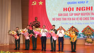 Hội nghị bàn giao, sáp nhập nguyên trạng Bộ CHQS tỉnh Yên Bái về Bộ CHQS tỉnh Lào Cai 