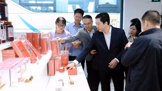 Bí thư Tỉnh ủy Lào Cai Dương Quốc Huy khảo sát một số mô hình kinh tế tại Vân Nam (Trung Quốc)
