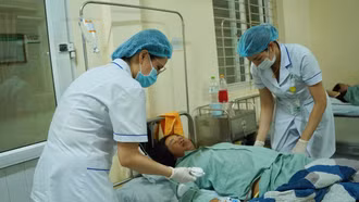 [Ảnh] Những phụ nữ thức cùng đêm trắng