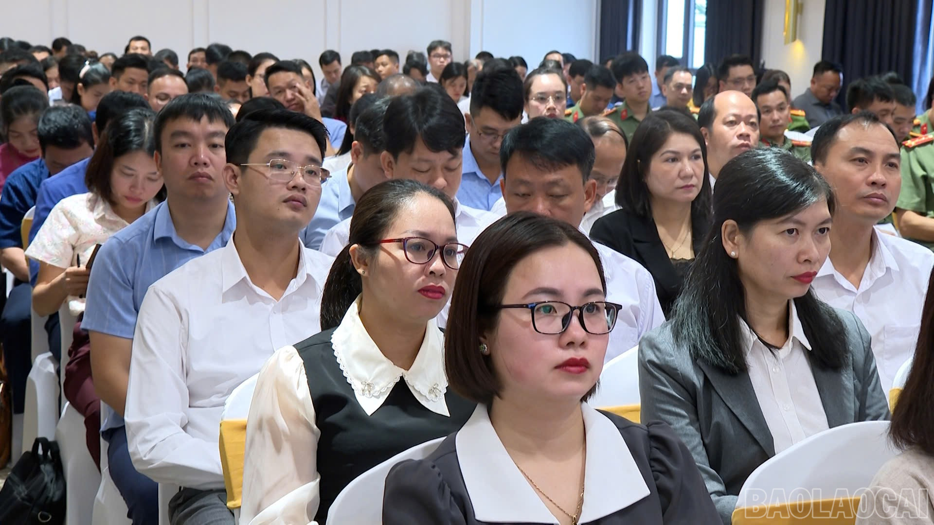 Các đại biểu tham dự bồi dưỡng. baolaocai-br_z7147060537433-4a868c9f23d85568e6ef3b4a21dcc73b.jpg