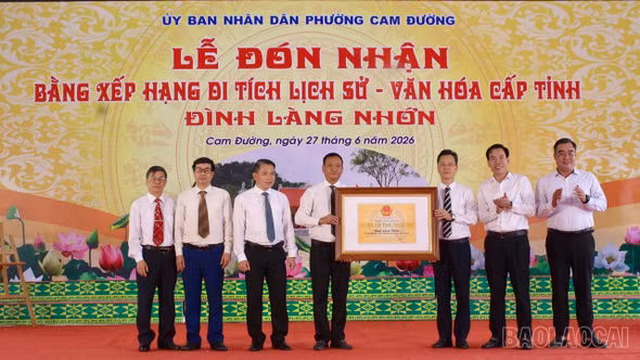 Lễ đón nhận Bằng xếp hạng Đình làng Nhớn là di tích lịch sử - văn hoá cấp tỉnh