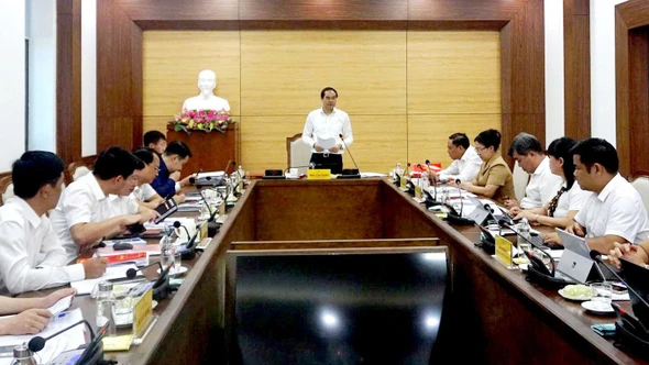 Ban Thường vụ Tỉnh ủy duyệt văn kiện Đại hội đại biểu Đảng bộ phường Cầu Thia và phường Trung Tâm