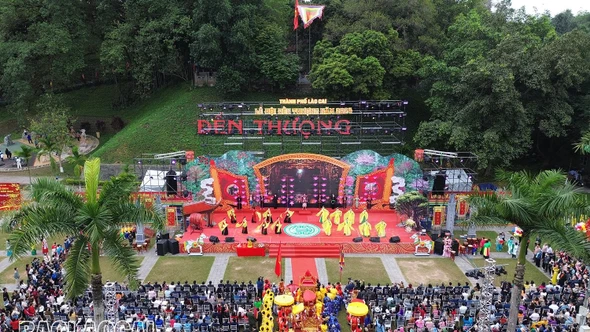 Những ngôi đền nơi biên giới