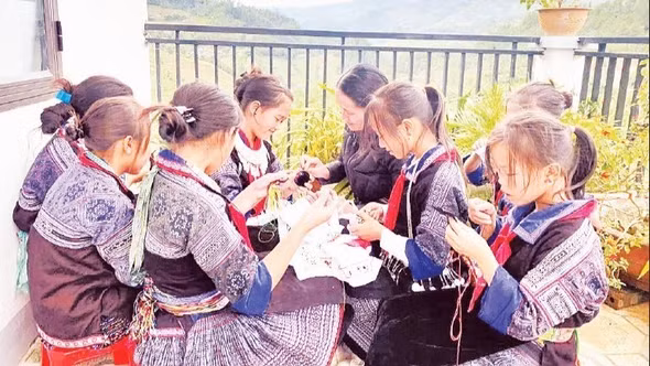 Dế Xu Phình và hành trình giữ gìn, lan tỏa tình yêu văn hóa dân tộc