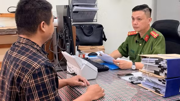 Khởi tố đối tượng mua hơn 33.000 quyển sách giáo khoa giả về bán