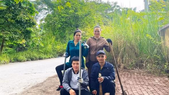 Thanh niên ở Lào Cai dọn đường làng, ngõ xóm mỗi ngày