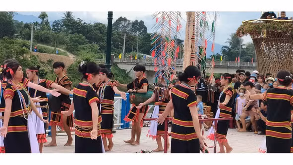 Cơ chế, chính sách bảo tồn, phát huy văn hóa truyền thống các dân tộc thiểu số