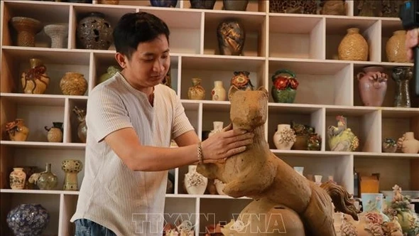 Linh vật Ngựa nơi làng gốm hơn 500 năm tuổi