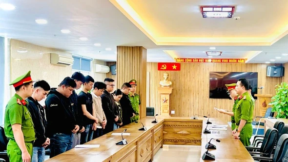 Đường dây rửa tiền hơn 68.000 tỷ đồng, sử dụng trên 11.000 tài khoản “ma”