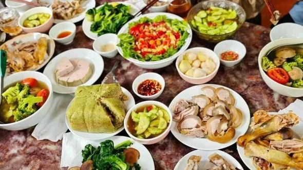 Tiêu dùng thực phẩm mất cân đối dinh dưỡng, người Việt đang gánh bệnh tật kép