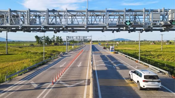Thu phí 5 đoạn cao tốc Bắc - Nam từ 20h 15/7