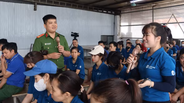 Hơn 100 công nhân khu công nghiệp Minh Quân được tuyên truyền về phòng chống ma túy