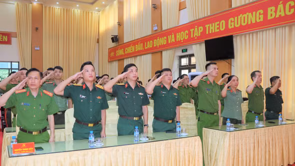 Các xã, phường trong tỉnh tổ chức Lễ chào cờ và sinh hoạt tư tưởng dưới cờ