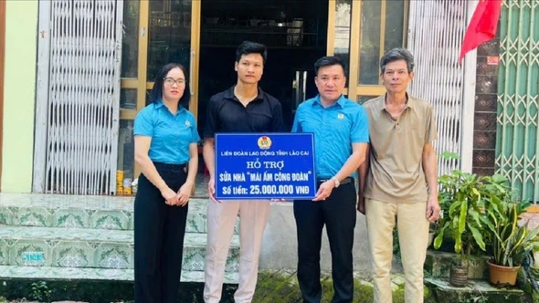 Nâng cao đời sống, gắn kết bền vững người lao động