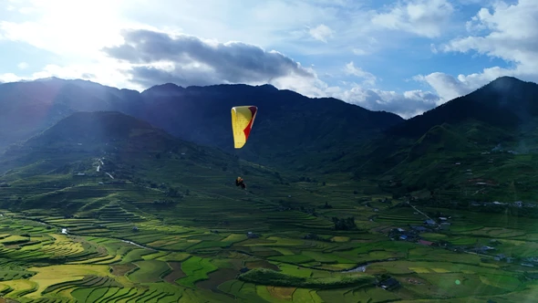 Cần tăng cường công tác quản lý nhà nước đối với hoạt động dù lượn tại xã Tú Lệ