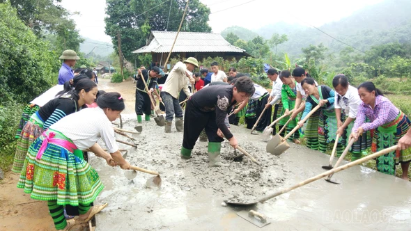 Xuân trên bản người Mông Khe Ron 