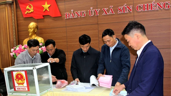 Xã vùng cao Sín Chéng tích cực chuẩn bị cho ngày hội toàn dân