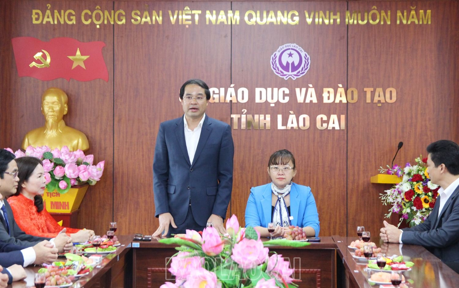 Đồng chí Trịnh Xuân Trường, Phó Bí thư Tỉnh ủy, Chủ tịch UBND tỉnh ghi nhận và biểu dương những thành tích mà ngành giáo dục đã đạt được. 2.jpg