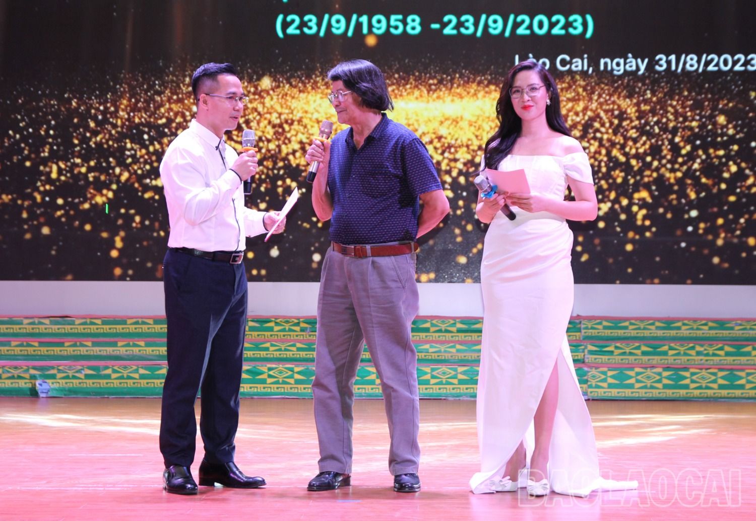 Giao lưu với nhạc sỹ Phùng Chiến. 4.jpg