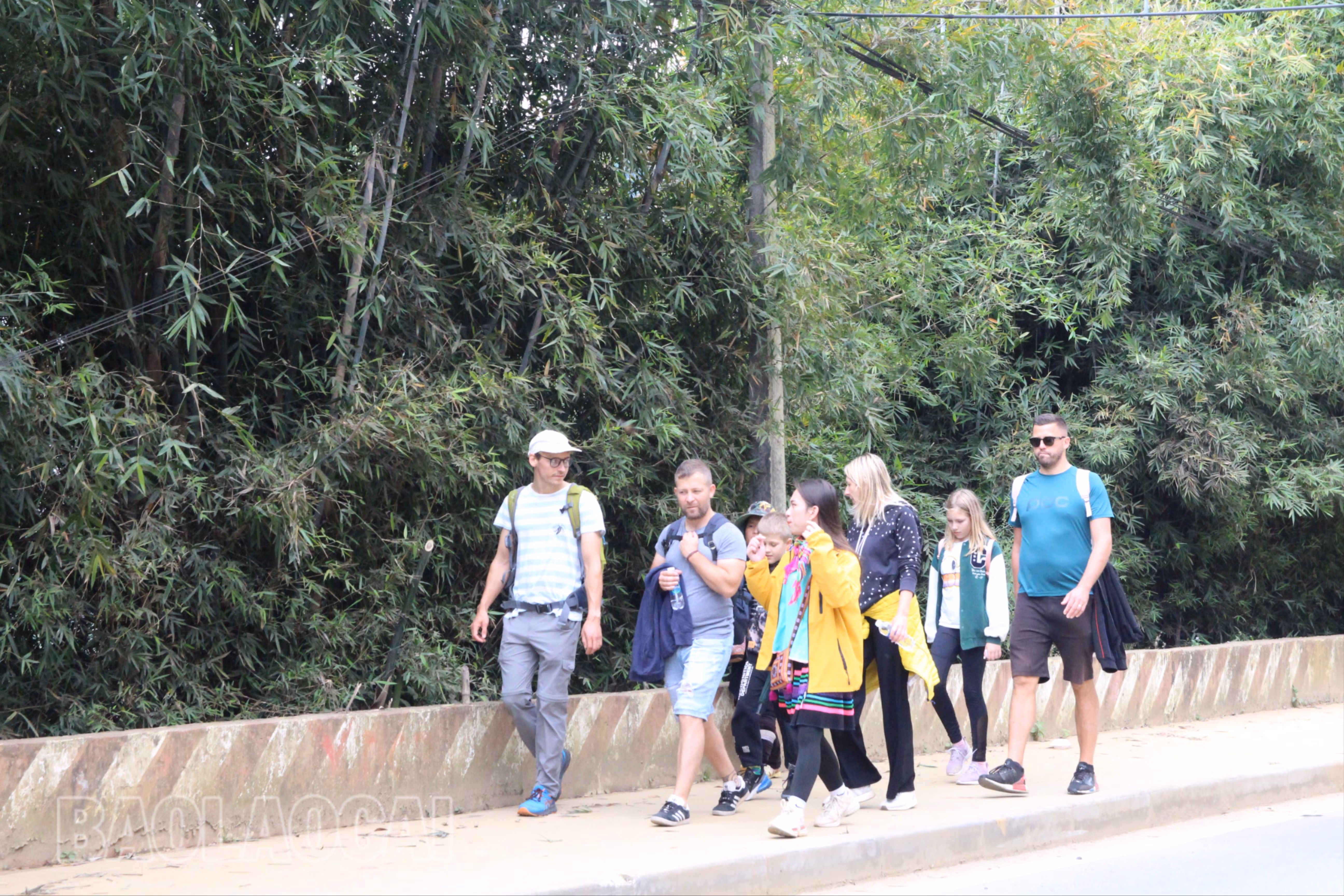 Những ngày cuối năm là thời điểm thu hút đông khách quốc tế..JPG