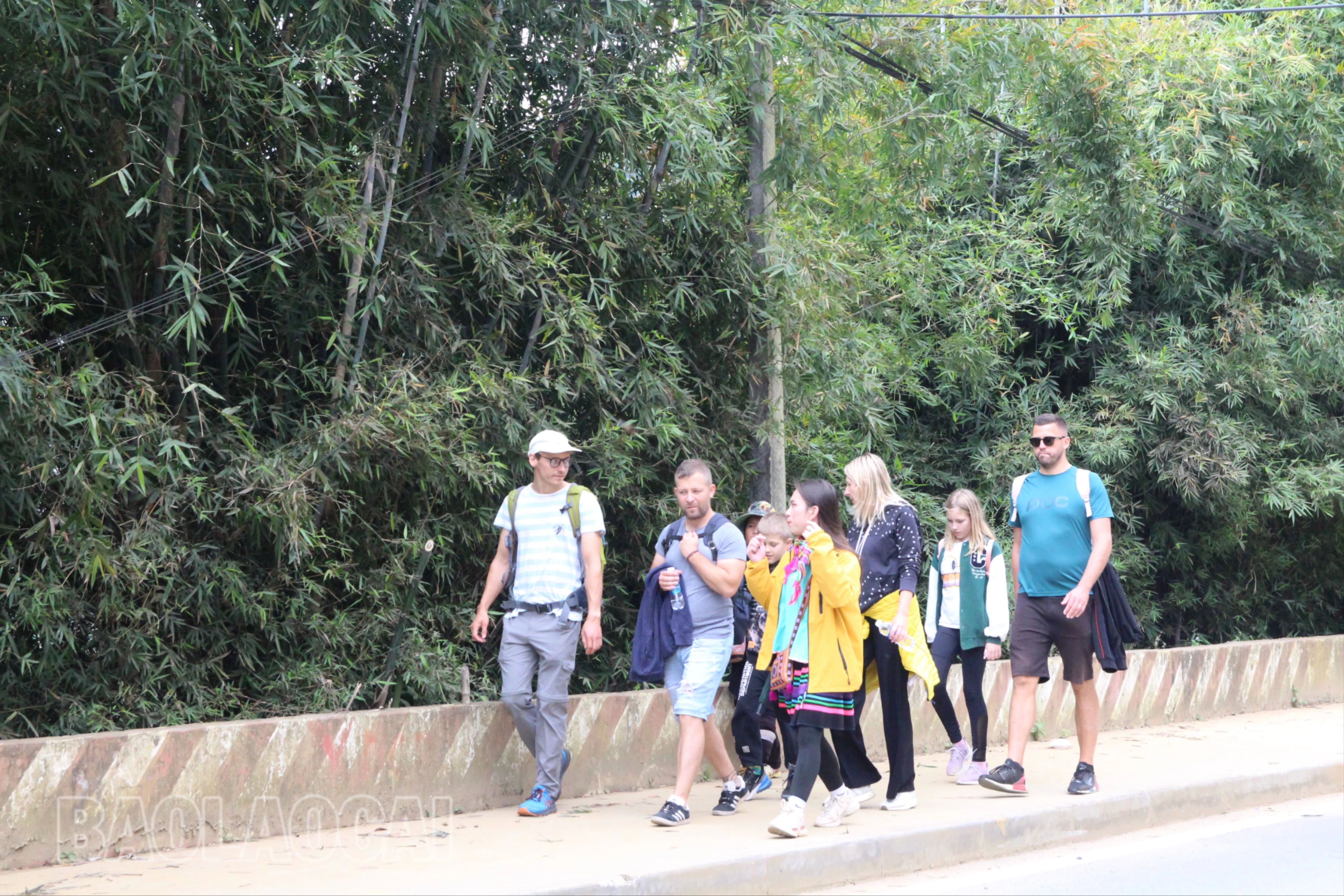 Những ngày cuối năm là thời điểm thu hút đông khách quốc tế..JPG